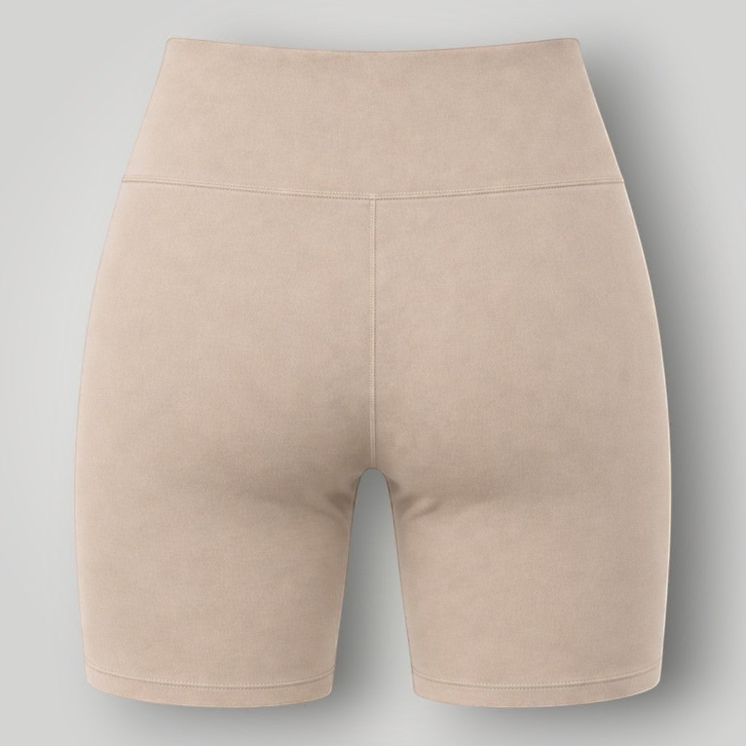 Shorts W One Brand Store Essence na cor canela com cós largo de alta compressão e tecido macio de poliamida