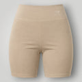 Shorts W One Brand Store Essence na cor canela com cós largo, tecido de poliamida com média compressão e logo discreto.