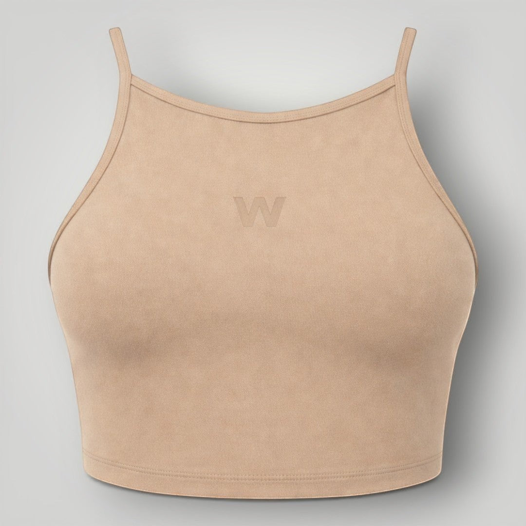 Top W One Brand Store Pulse na cor canela com frente alta, alças finas e logo frontal, ideal para treinos fitness.