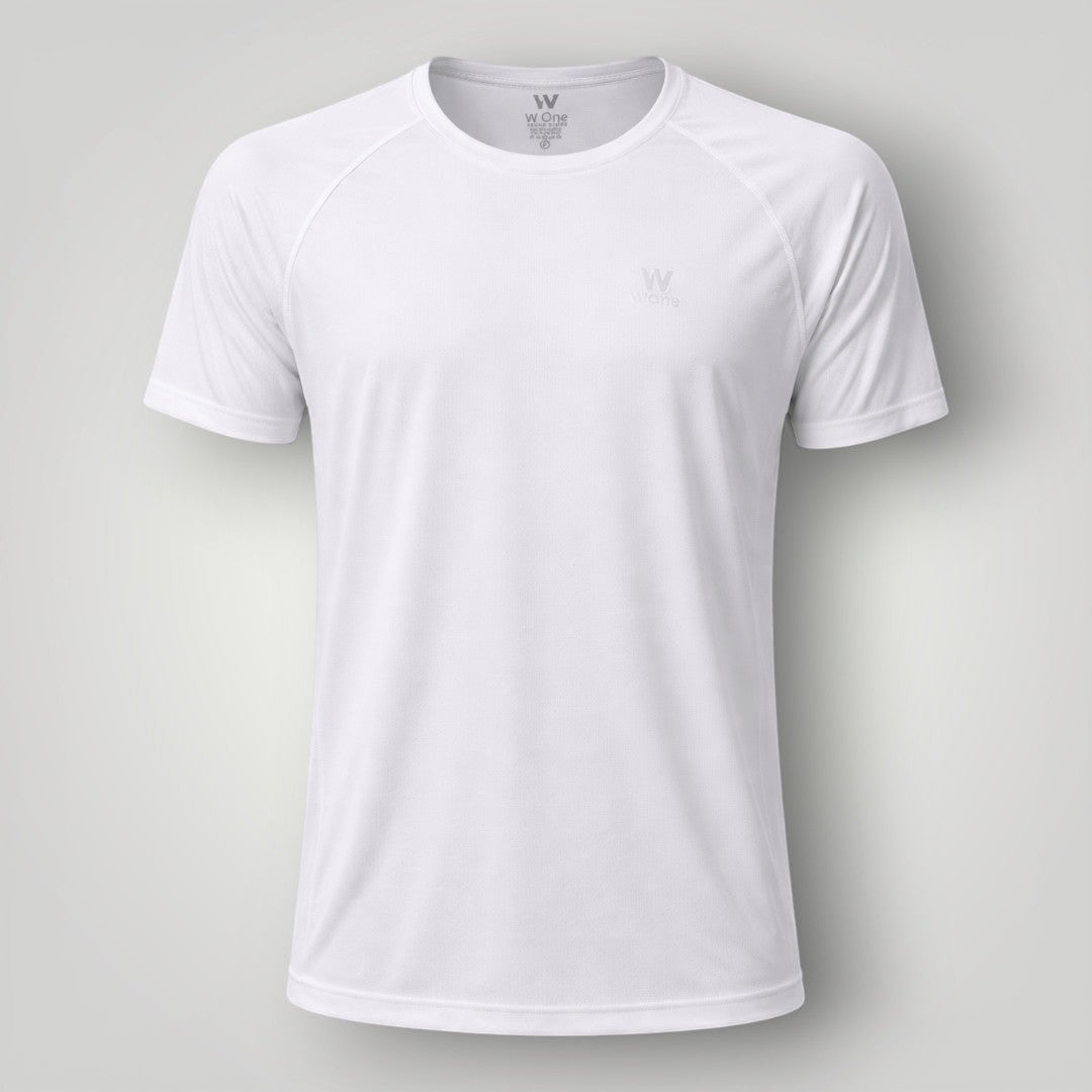W One Brand Store white polyamide t-shirt with raglan sleeves and subtle logo detail, ideal for fitness.