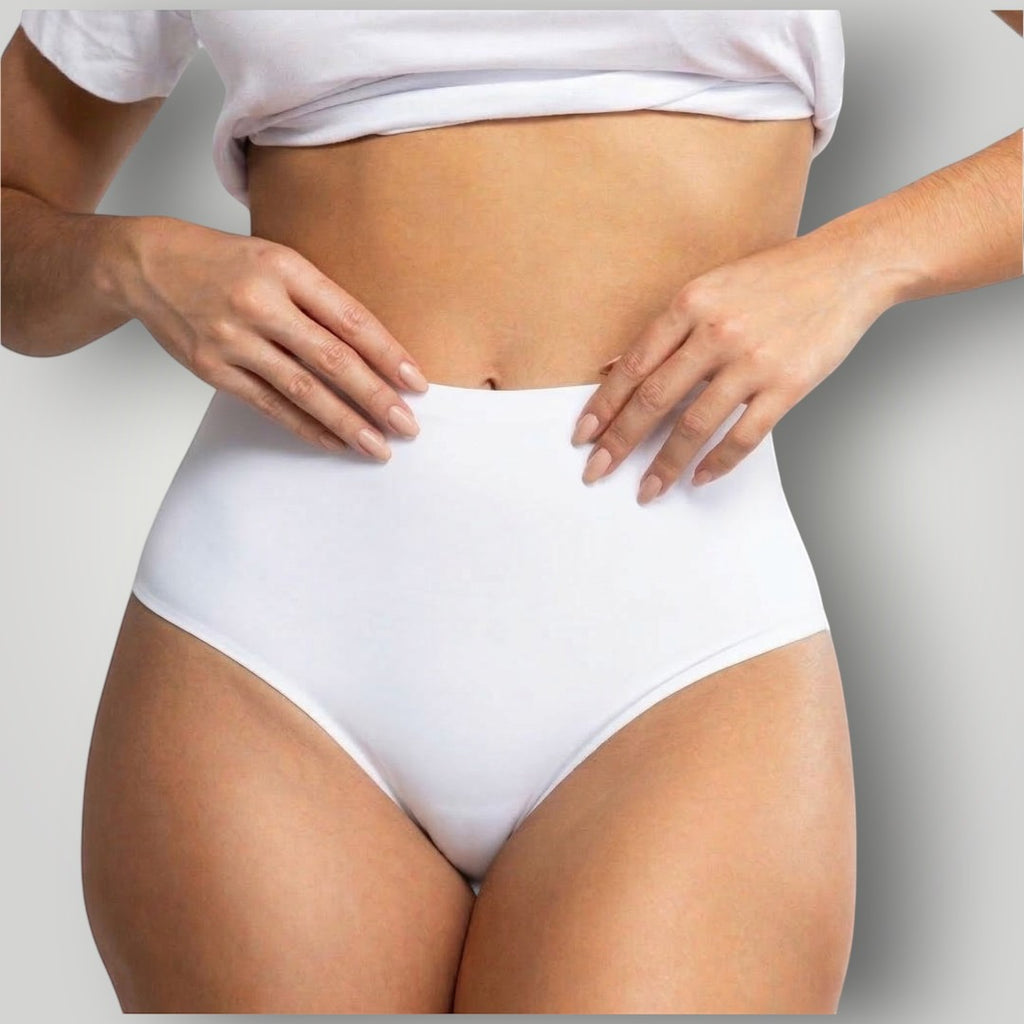W One Brand Store white seamless hot pants underwear made of polyamide and elastane, with high waist and full coverage.